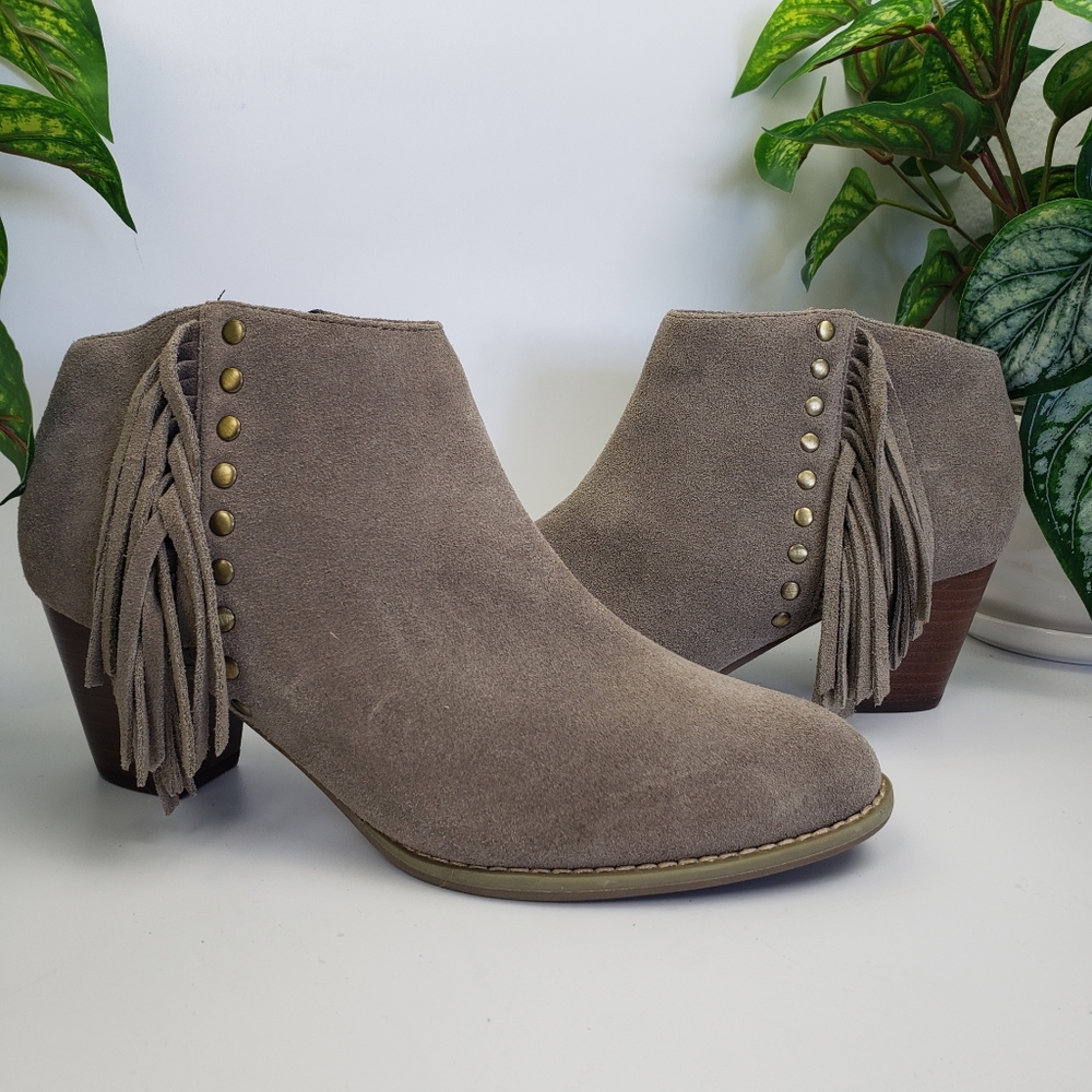 Vionic Western Suede Ankle Bootie Cowgirl Fringe Studs Faros sz 8.5